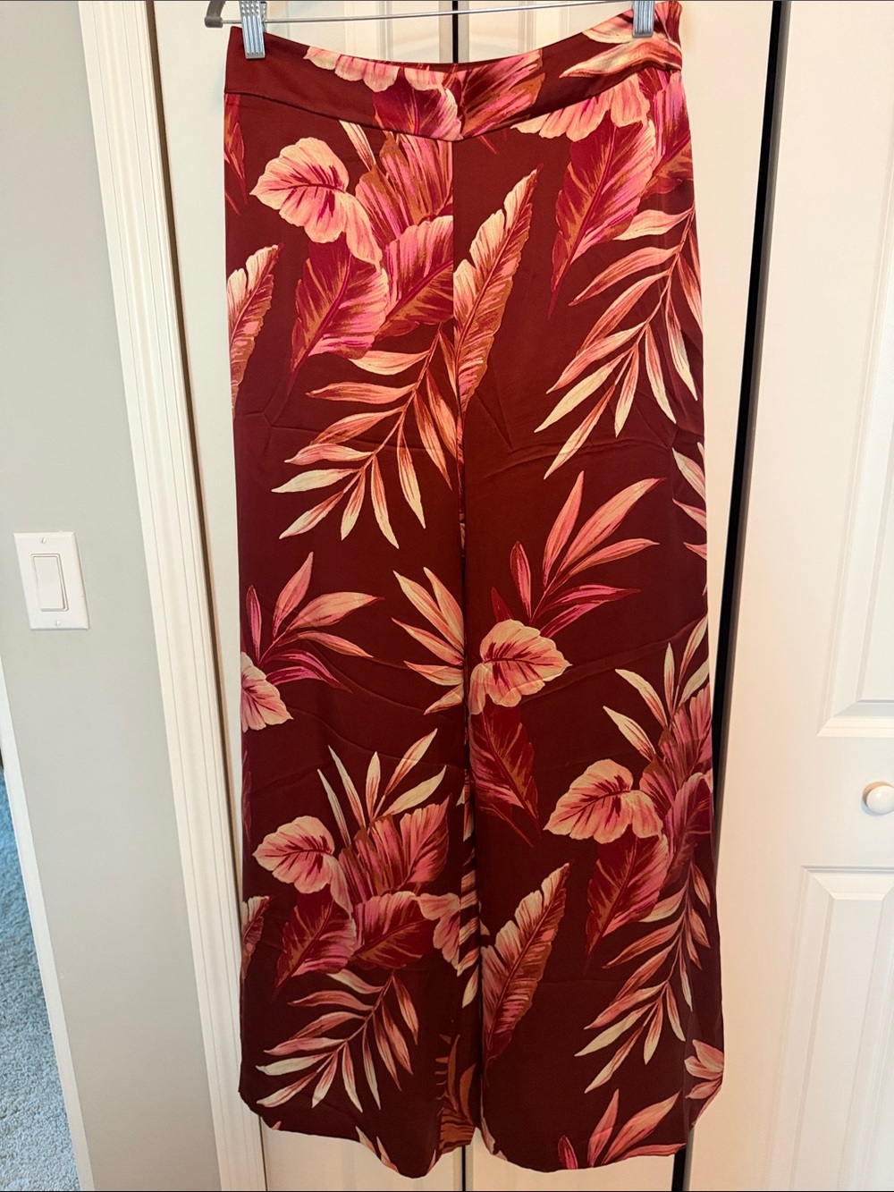 Ann Taylor Burgundy Wide-Leg Tropical Print Silk Pants size 4